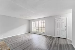 Photo #3: 22060668 Listing