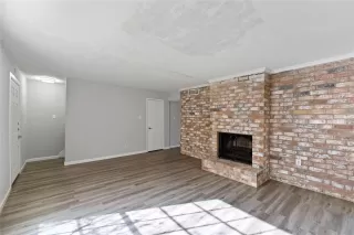 Photo #4: 22060668 Listing