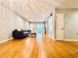 Photo #1: 22110118 Listing 