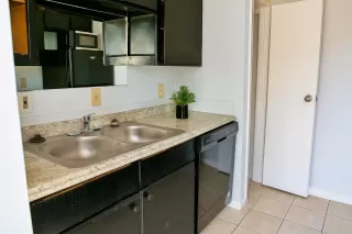 Photo #3: 22115797 Listing