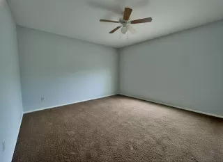 Photo #5: 22115797 Listing