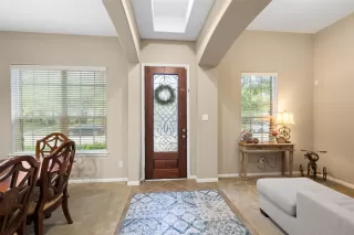 Photo #5: 22320568 Listing