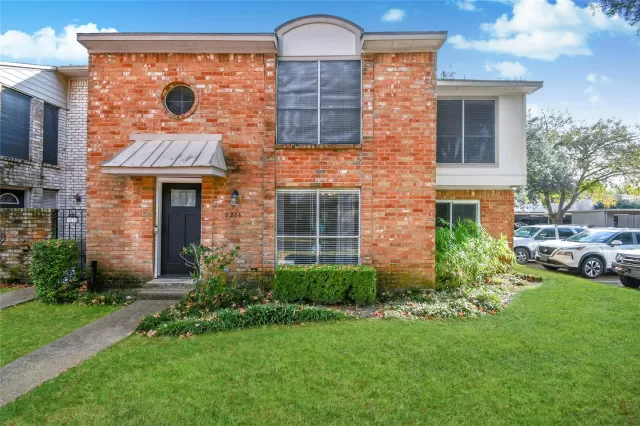 MLS: 22608674 Condo For Sale