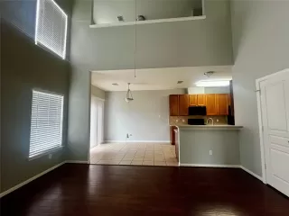 Photo #4: 22826166 Listing