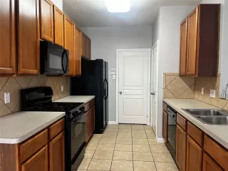 Photo #5: 22826166 Listing