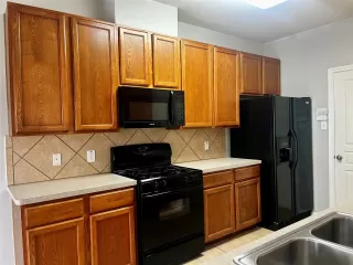 Photo #6: 22826166 Listing