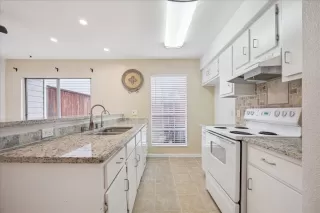 Photo #5: 22839969 Listing 