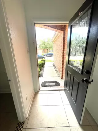 Photo #3: 23047635 Listing