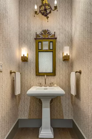 Photo #2: 23177776 Listing 