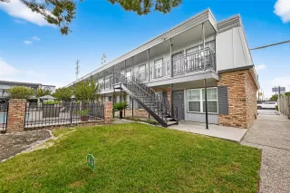 Photo #6: 23313157 Listing