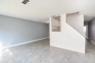 Photo #5: 23565308 Listing