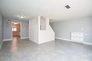 Photo #6: 23565308 Listing