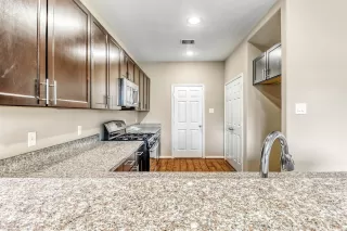 Photo #5: 23812015 Listing 