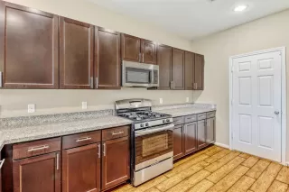 Photo #6: 23812015 Listing 