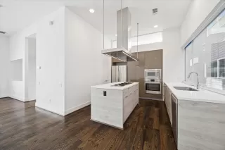 Photo #5: 24017784 Listing 