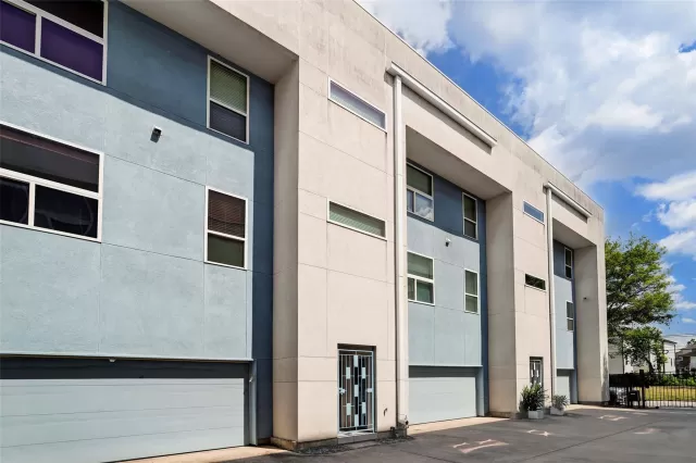 MLS: 2416210 Condo For Sale