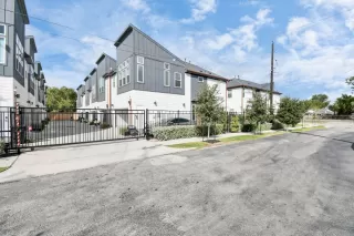 Photo #4: 24311889 Listing 