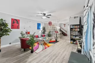 Photo #5: 24415017 Listing