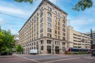 More Details about MLS # 24473302 : 201 MAIN STREET # 3H