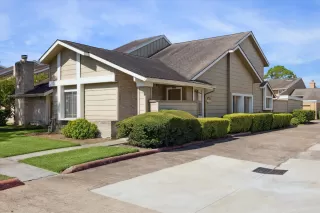 More Details about MLS # 24477788 : 6202 W AIRPORT BOULEVARD