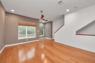 Photo #6: 24711408 Listing 