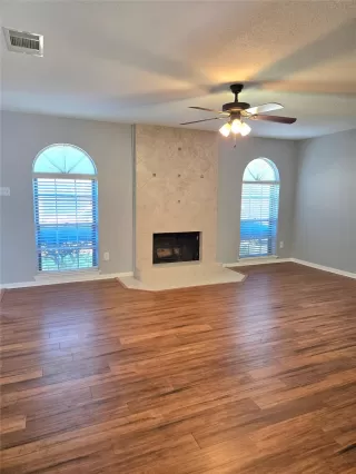 Photo #2: 24723474 Listing