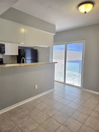 Photo #4: 24723474 Listing