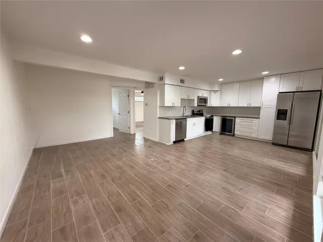 MLS: 2479405 Condo For Sale