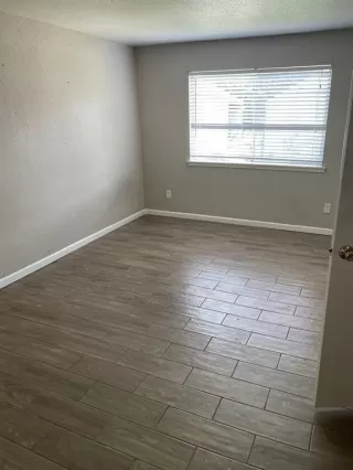 Photo #3: 24827698 Listing