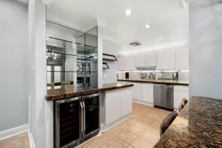 Photo #5: 25373666 Listing 