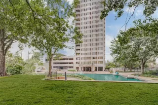 Photo #2: 25563814 Listing