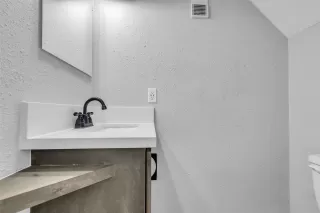 Photo #5: 26164302 Listing 