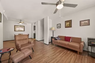 Photo #4: 26261796 Listing