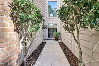 Photo #3: 2628822 Listing