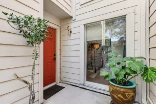 Photo #4: 2628822 Listing