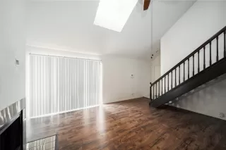 Photo #4: 26403492 Listing 