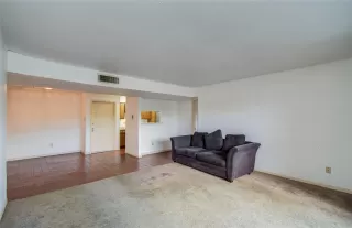 Photo #4: 26441292 Listing 