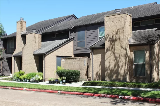 MLS: 26977100 Condo For Sale