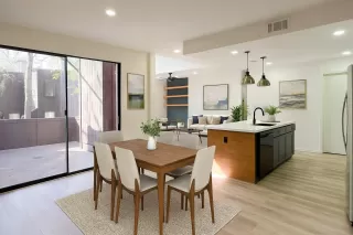 Photo #5: 27088998 Listing