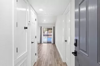 Photo #1: 27132220 Listing 