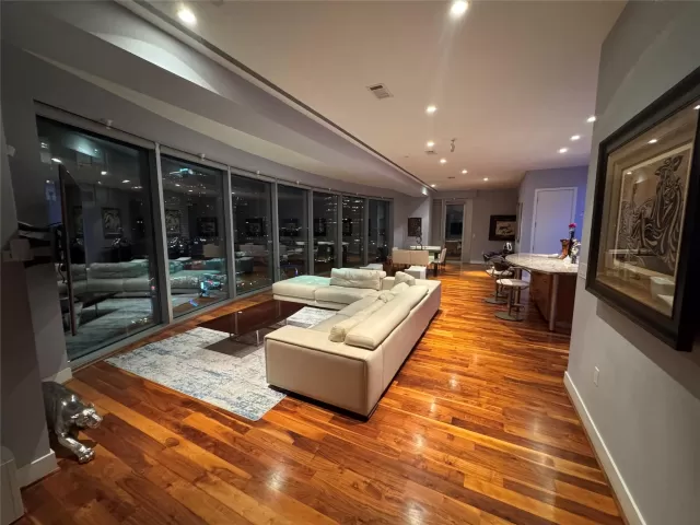 MLS: 27283306 Condo For Sale