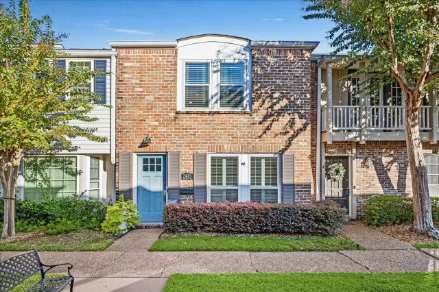 MLS: 27409052 Condo For Sale