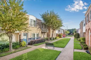 Photo #5: 27409052 Listing