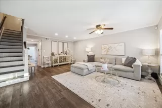 Photo #6: 27409052 Listing