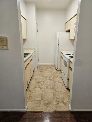 Photo #4: 27838200 Listing 