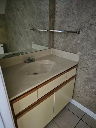 Photo #5: 27838200 Listing 