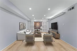 More Details about MLS # 28428205 : 359 N POST OAK LANE # 221