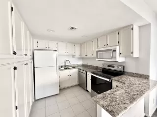 Photo #3: 28529651 Listing