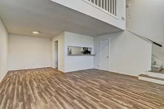 Photo #1: 28532516 Listing