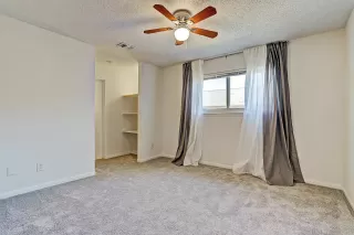 Photo #3: 28532516 Listing